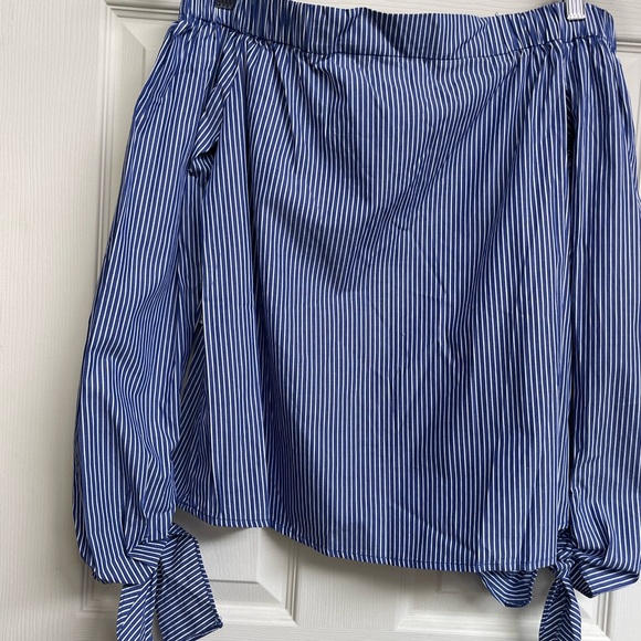 Forever 21 Stolen Hearts Blue Pin Stripe Off Shoulder Top NWT SMALL - Picture 4 of 9